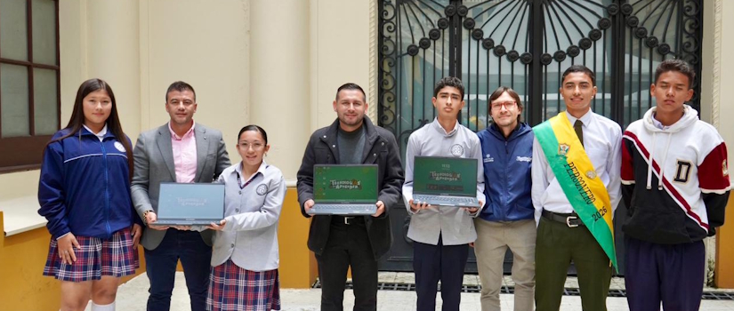 Caldas le apuesta a la educación digital con la entrega de 666 computadores para sus instituciones educativas