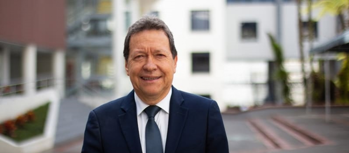 <br />
<b>Notice</b>:  Undefined property: K2ViewItemlist::$title in <b>/home4/sedcalda/public_html/templates/buckle/html/com_k2/templates/default/user.php</b> on line <b>62</b><br />
